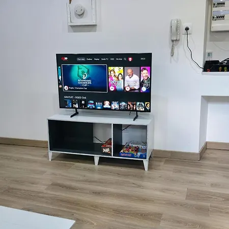 Un Pied-a-terre شقة مييو